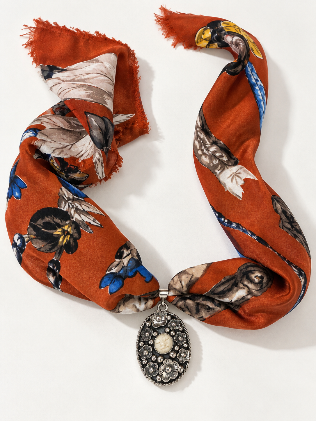 Collar con paliacate