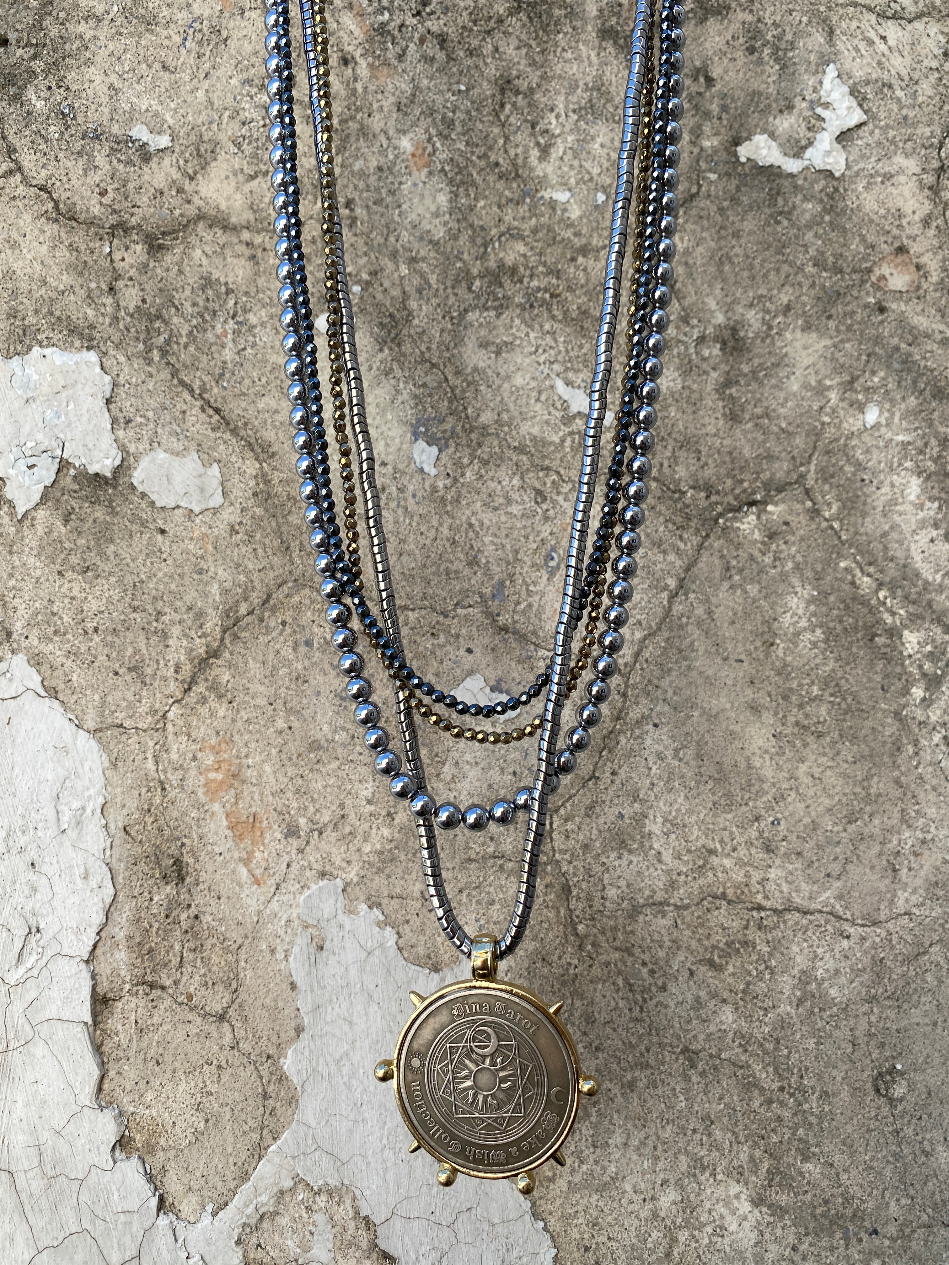 Collar moneda 3