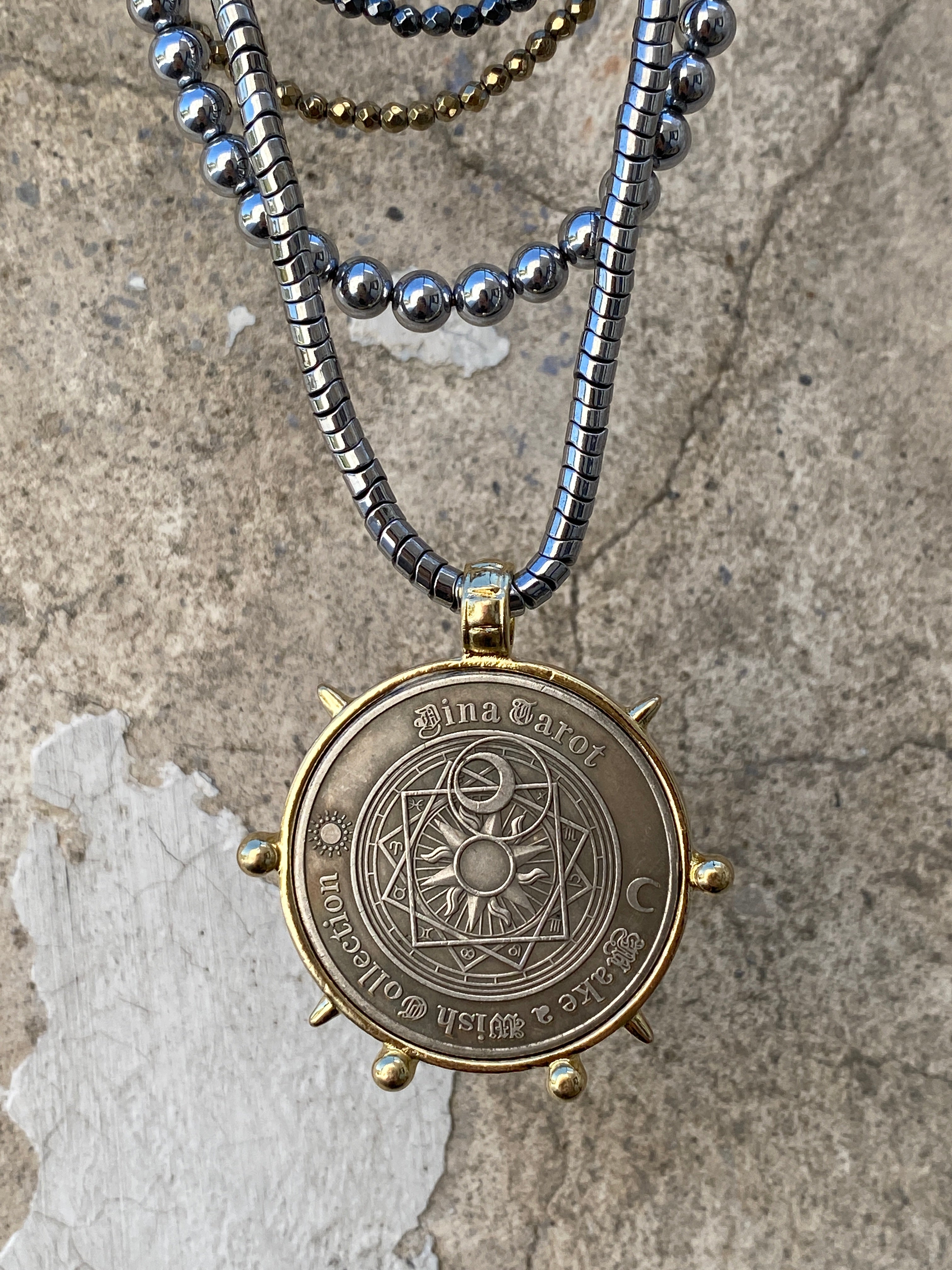 Collar moneda 3