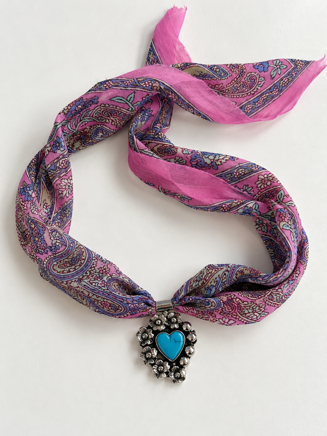 Collar corazón azul